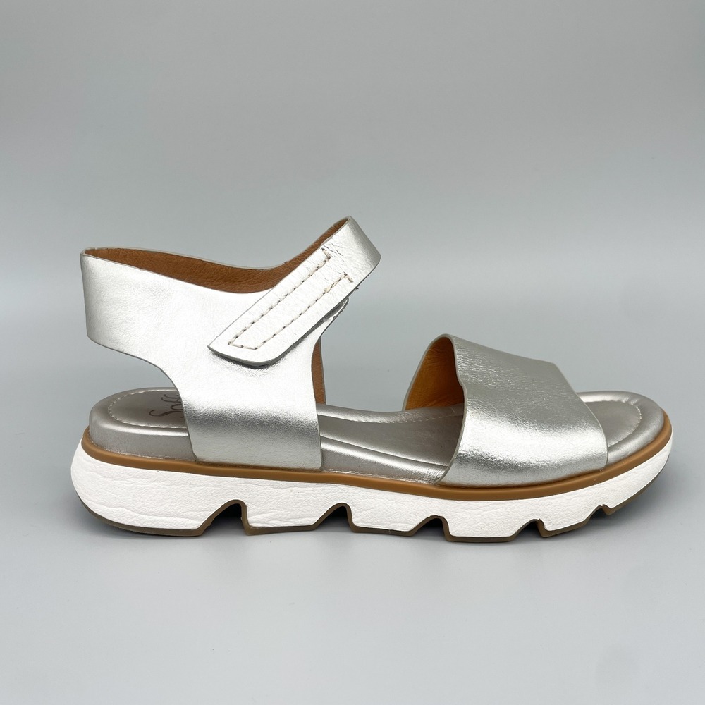 Sofft Womens 9.5 M Margan Sandals Shoes Silver Metallic Leather Sparty Wedge